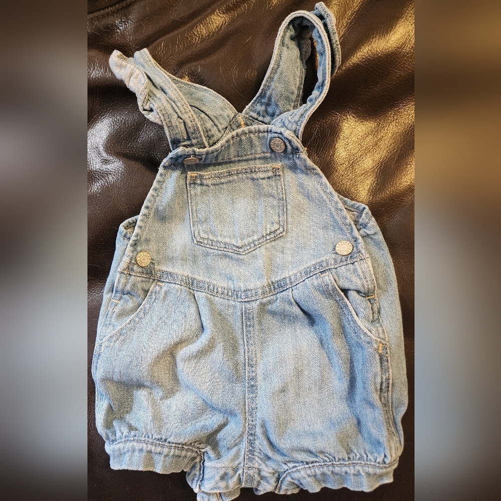 Gap 6-12 mo bubble shorts jean suspenders, organically grown cotton